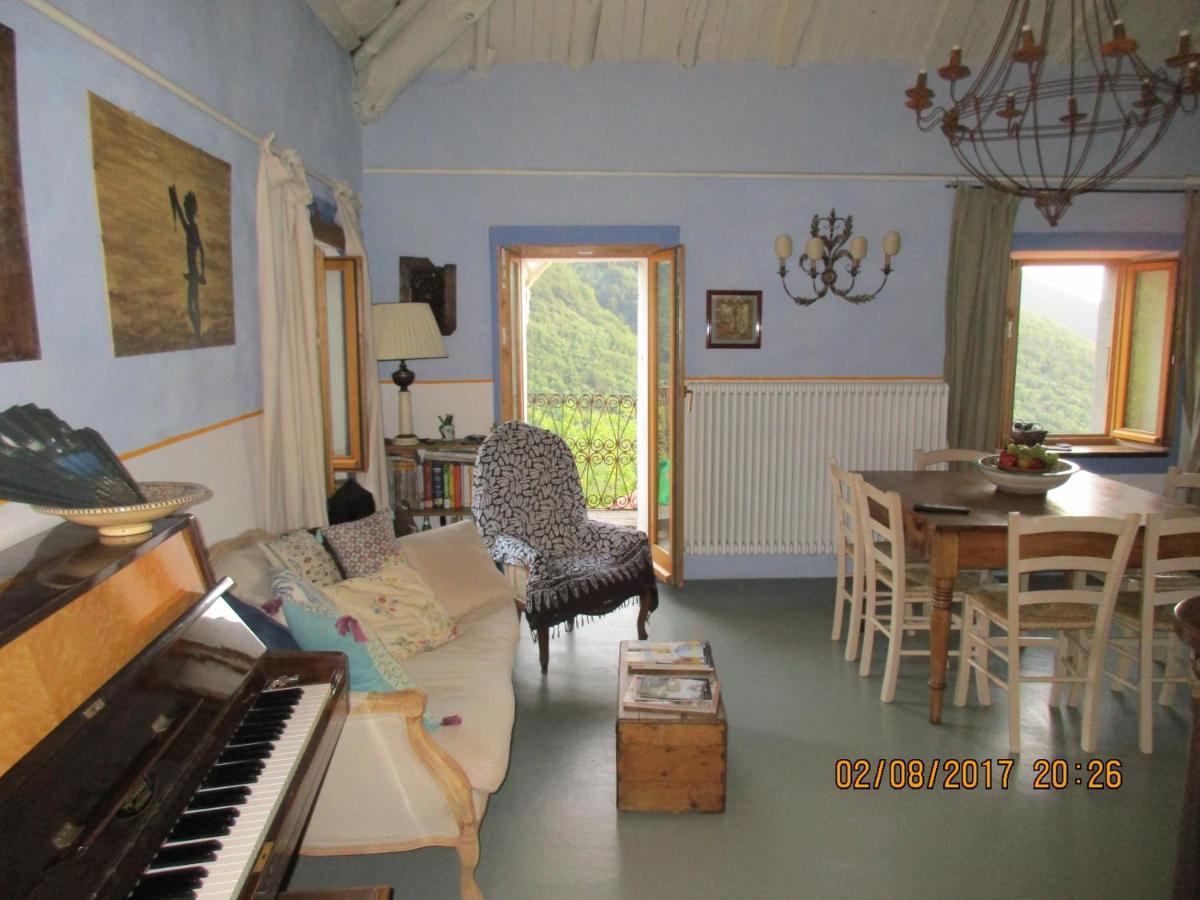 Viandanti, Artisti E Sognatori Bed & Breakfast Comano  Luaran gambar