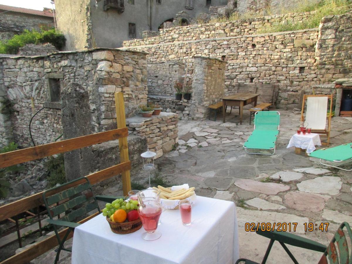 Viandanti, Artisti E Sognatori Bed & Breakfast Comano  Luaran gambar