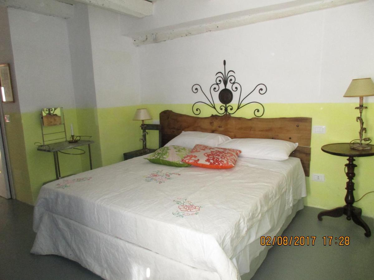 Viandanti, Artisti E Sognatori Bed & Breakfast Comano  Luaran gambar