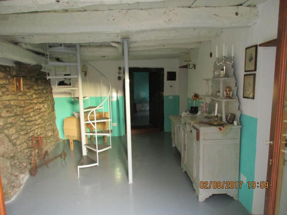 Viandanti, Artisti E Sognatori Bed & Breakfast Comano  Luaran gambar