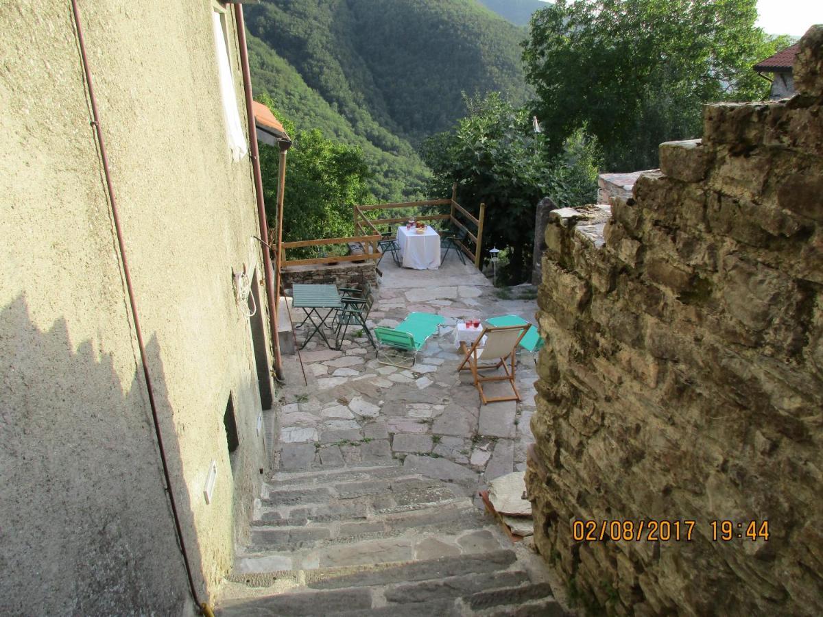 Viandanti, Artisti E Sognatori Bed & Breakfast Comano  Luaran gambar
