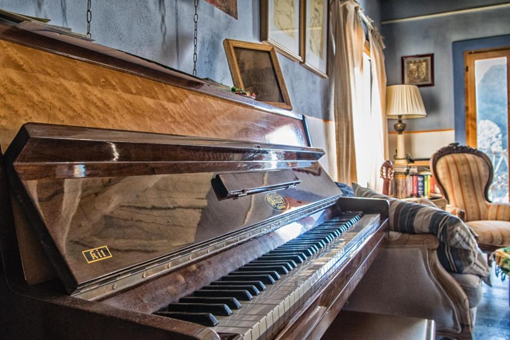Viandanti, Artisti E Sognatori Bed & Breakfast Comano  Luaran gambar