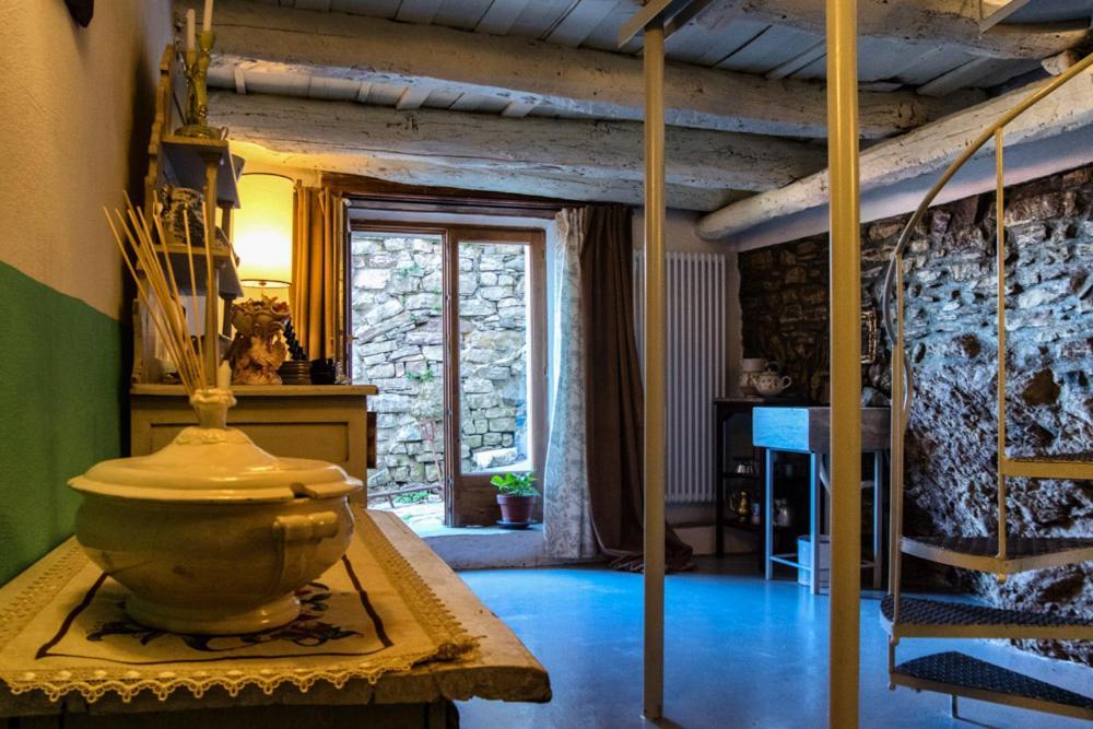 Viandanti, Artisti E Sognatori Bed & Breakfast Comano  Luaran gambar